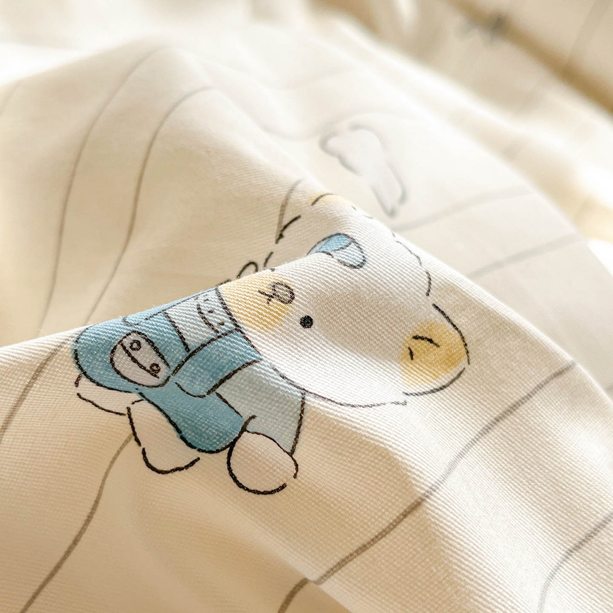 91家纺网 家纺一手货源 找家纺 涵宸家纺 2026新款全棉印花小清新四件套 小猫钓鱼