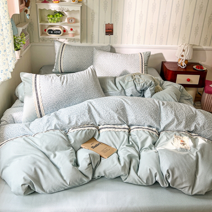 91家纺网 家纺一手货源 找家纺 韩秀家纺 2026新款A类仿棉四件套超柔古法棉水洗棉法式花边床笠四件套 烟雨浅兰（提供买家秀）