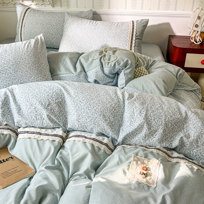 91家纺网 家纺一手货源 找家纺 韩秀家纺 2026新款A类仿棉四件套超柔古法棉水洗棉法式花边床笠四件套 烟雨浅兰（提供买家秀）