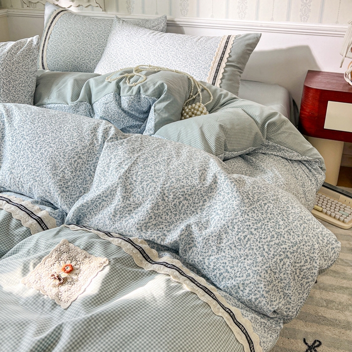 91家纺网 家纺一手货源 找家纺 韩秀家纺 2026新款A类仿棉四件套超柔古法棉水洗棉法式花边床笠四件套 烟雨浅兰（提供买家秀）