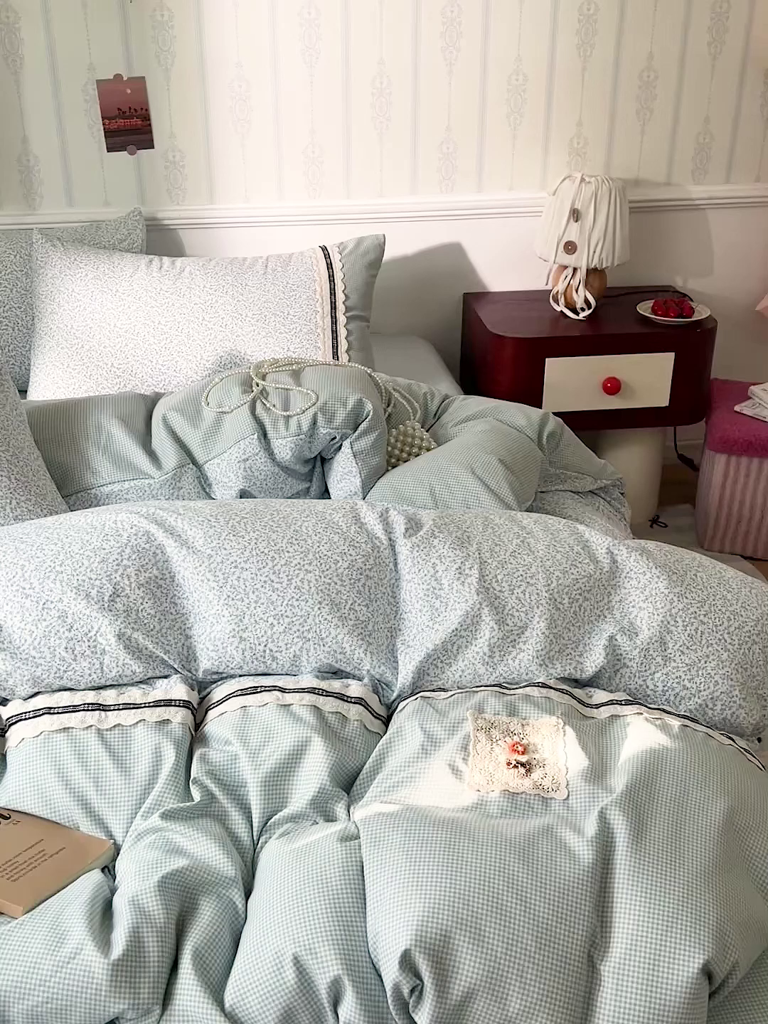 91家纺网 家纺一手货源 找家纺 韩秀家纺 2026新款A类仿棉四件套超柔古法棉水洗棉法式花边床笠四件套 烟雨浅兰（提供买家秀）