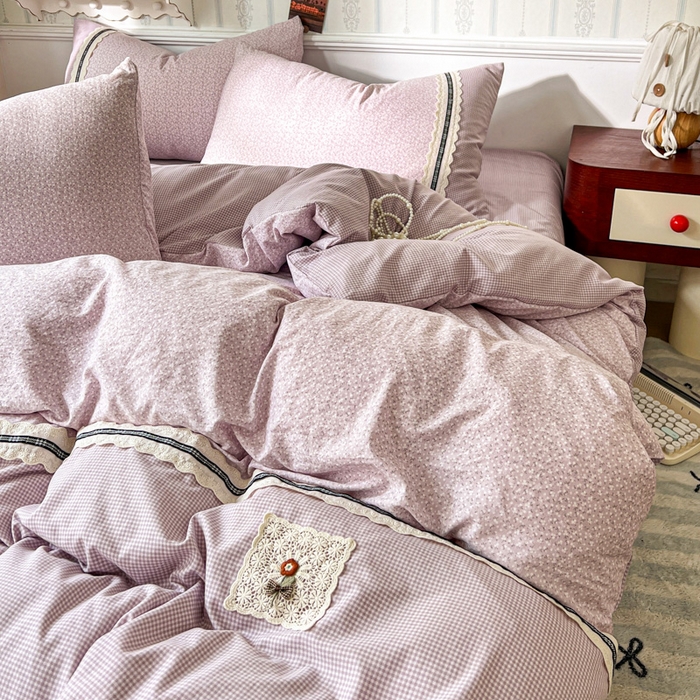 91家纺网 家纺一手货源 找家纺 韩秀家纺 2026新款A类仿棉四件套超柔古法棉水洗棉法式花边床笠四件套 烟雨浅紫（提供买家秀）