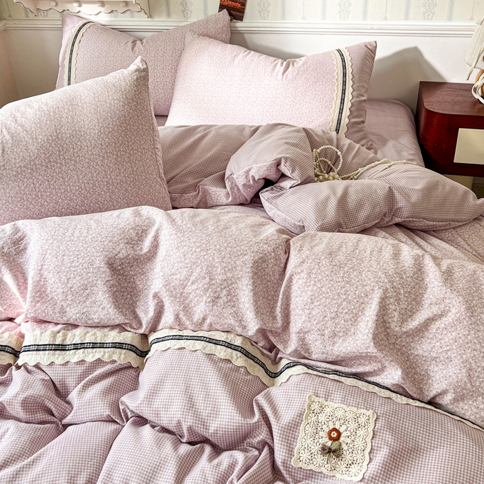 91家纺网 家纺一手货源 找家纺 韩秀家纺 2026新款A类仿棉四件套超柔古法棉水洗棉法式花边床笠四件套 烟雨浅紫（提供买家秀）