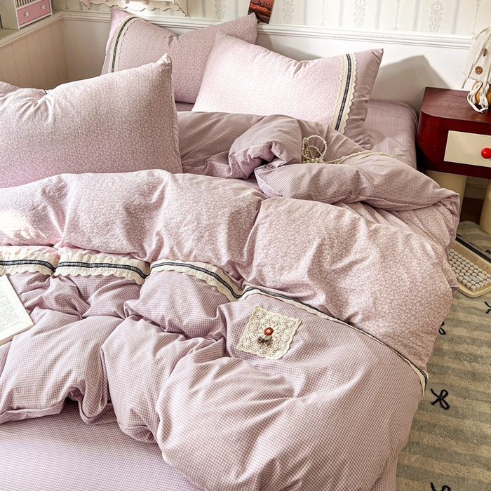 91家纺网 家纺一手货源 找家纺 韩秀家纺 2026新款A类仿棉四件套超柔古法棉水洗棉法式花边床笠四件套 烟雨浅紫（提供买家秀）