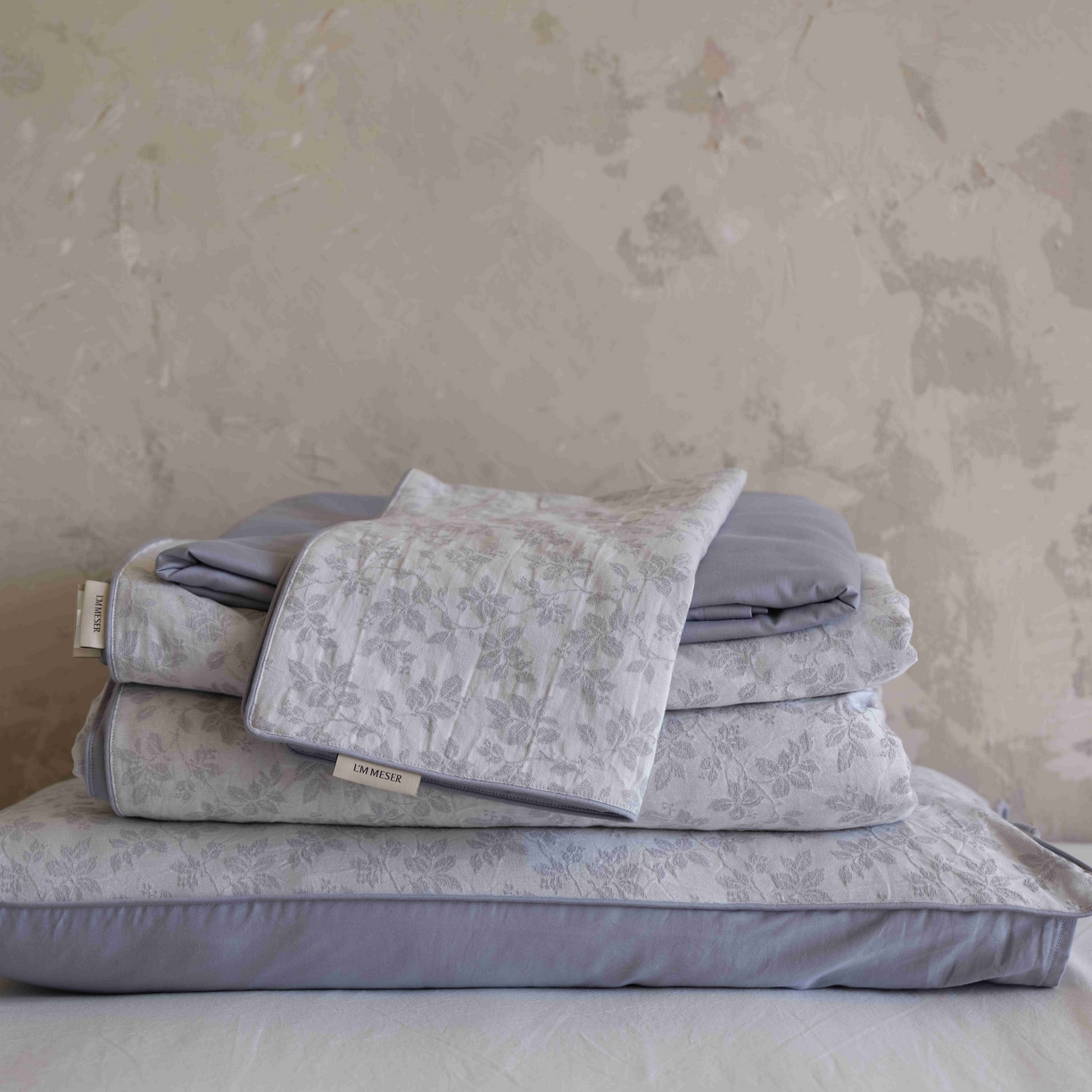 91家纺网 家纺一手货源 找家纺 佳汐蓝家纺 2026新款【慢性子】系列色织提花夏被&四件套 墨染（蓝）