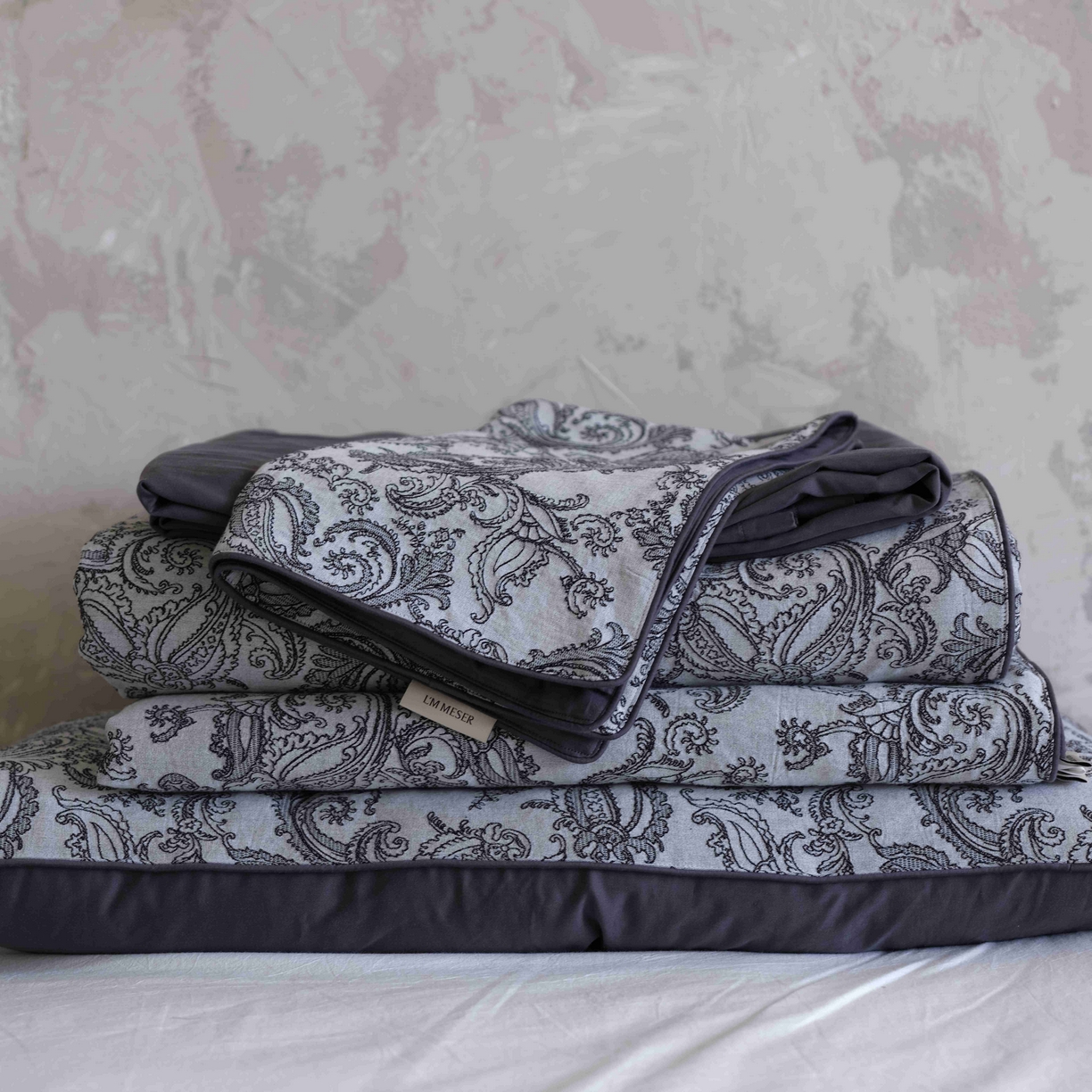 91家纺网 家纺一手货源 找家纺 佳汐蓝家纺 2026新款【慢性子】系列色织提花夏被&四件套 佩兹利