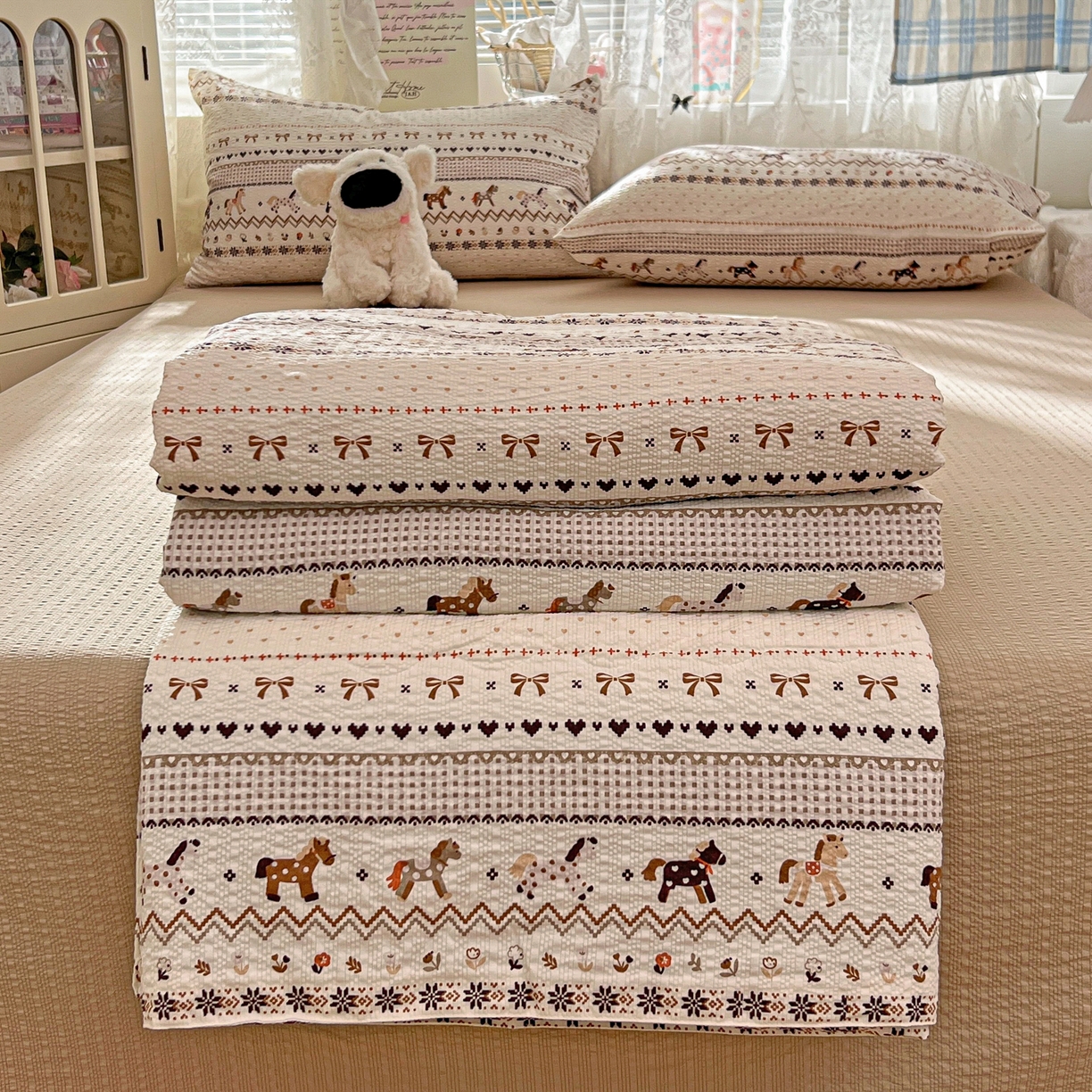 91家纺网 家纺一手货源 找家纺 老K (原美阁） 2026新款泡芙棉夏被四件套双层纱泡芙纱单夏被 焦糖布丁