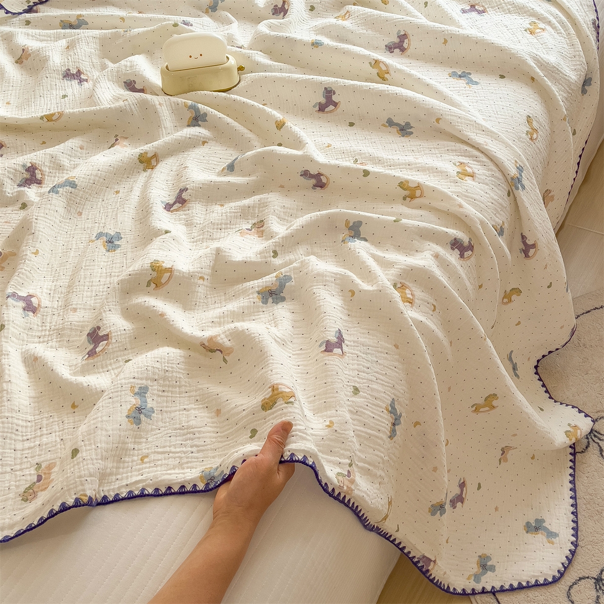 91家纺网 家纺一手货源 找家纺 布凡家居 2026新款全棉纯棉双层纱布毯夏被毯盖毯双层纱浴巾毯 皱皱纱-小木马