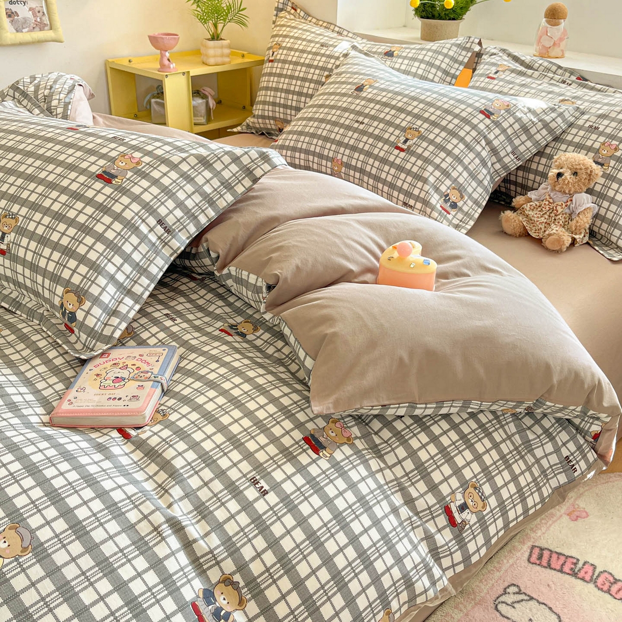 91家纺网 家纺一手货源 找家纺 涵宸家纺 2026新款全棉印花小清新四件套 小熊院风