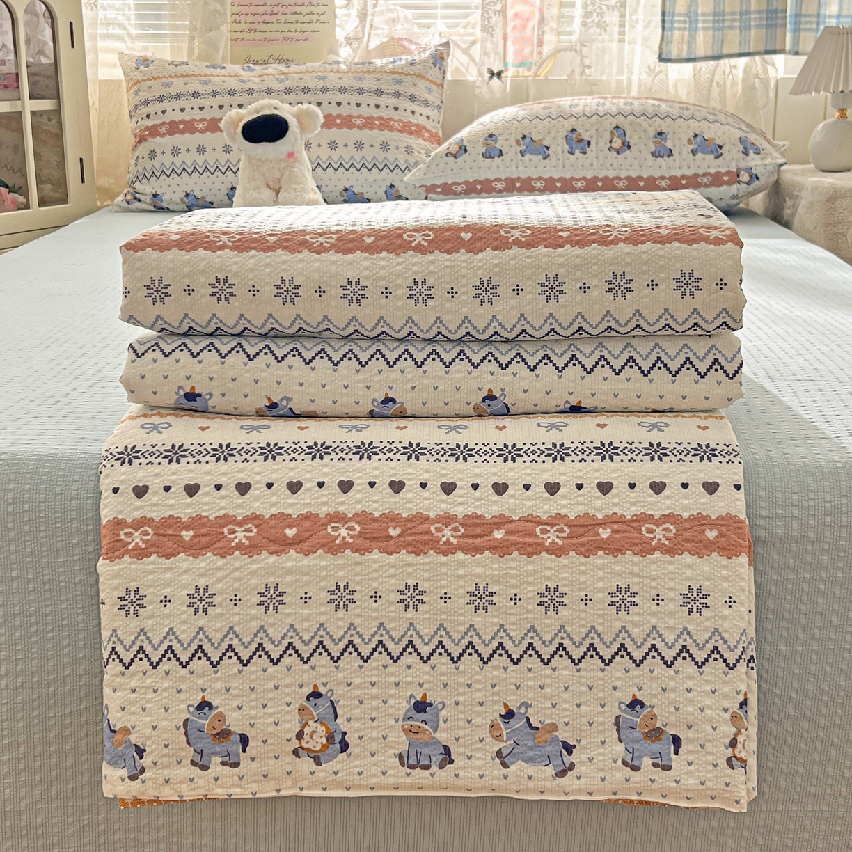 91家纺网 家纺一手货源 找家纺 老K (原美阁） 2026新款泡芙棉夏被四件套双层纱泡芙纱单夏被 萌小马乐园