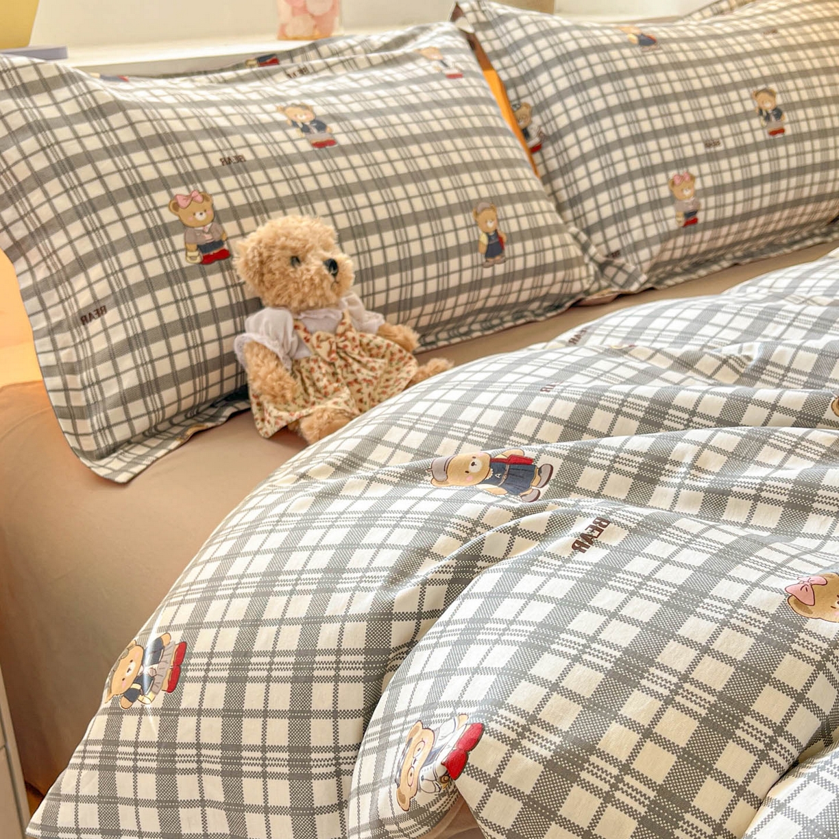 91家纺网 家纺一手货源 找家纺 涵宸家纺 2026新款全棉印花小清新四件套 小熊院风