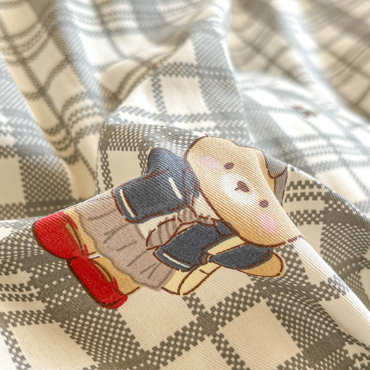 91家纺网 家纺一手货源 找家纺 涵宸家纺 2026新款全棉印花小清新四件套 小熊院风