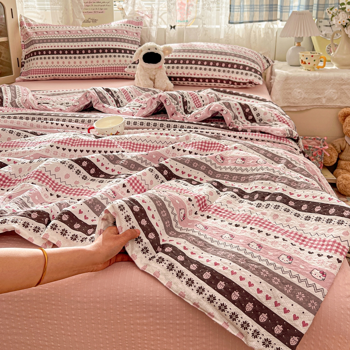 91家纺网 家纺一手货源 找家纺 老K (原美阁） 2026新款泡芙棉夏被四件套双层纱泡芙纱单夏被 奶萌凯蒂粉