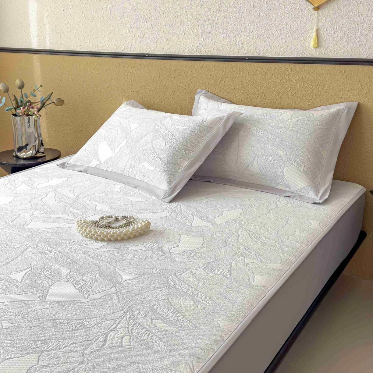 91家纺网 家纺一手货源 找家纺 孩子王家纺 2026春夏新款凉感过0.21夏天家用软席子可机洗空调席夏季高端华夫格凉席三件套 家大叶大-沥青浅灰 床笠款