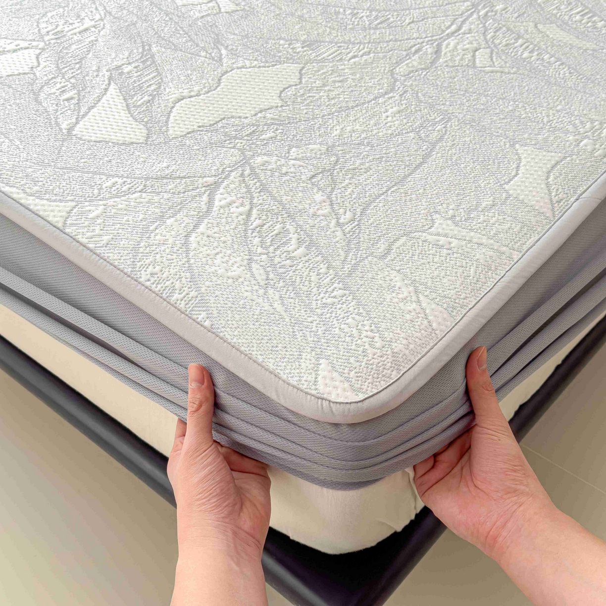 91家纺网 家纺一手货源 找家纺 孩子王家纺 2026春夏新款凉感过0.21夏天家用软席子可机洗空调席夏季高端华夫格凉席三件套 家大叶大-沥青浅灰 床笠款