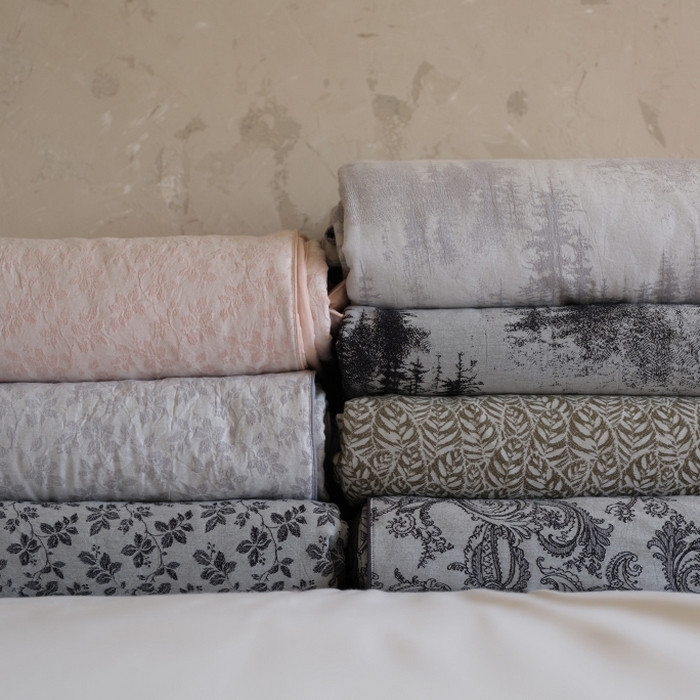 91家纺网 家纺一手货源 找家纺 佳汐蓝家纺 2026新款【慢性子】系列色织提花夏被&四件套 组合图 仅供参考