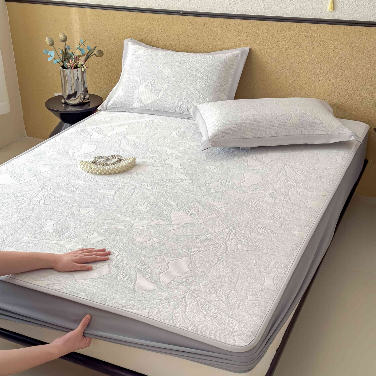 91家纺网 家纺一手货源 找家纺 孩子王家纺 2026春夏新款凉感过0.21夏天家用软席子可机洗空调席夏季高端华夫格凉席三件套 家大叶大-沥青浅灰 床笠款