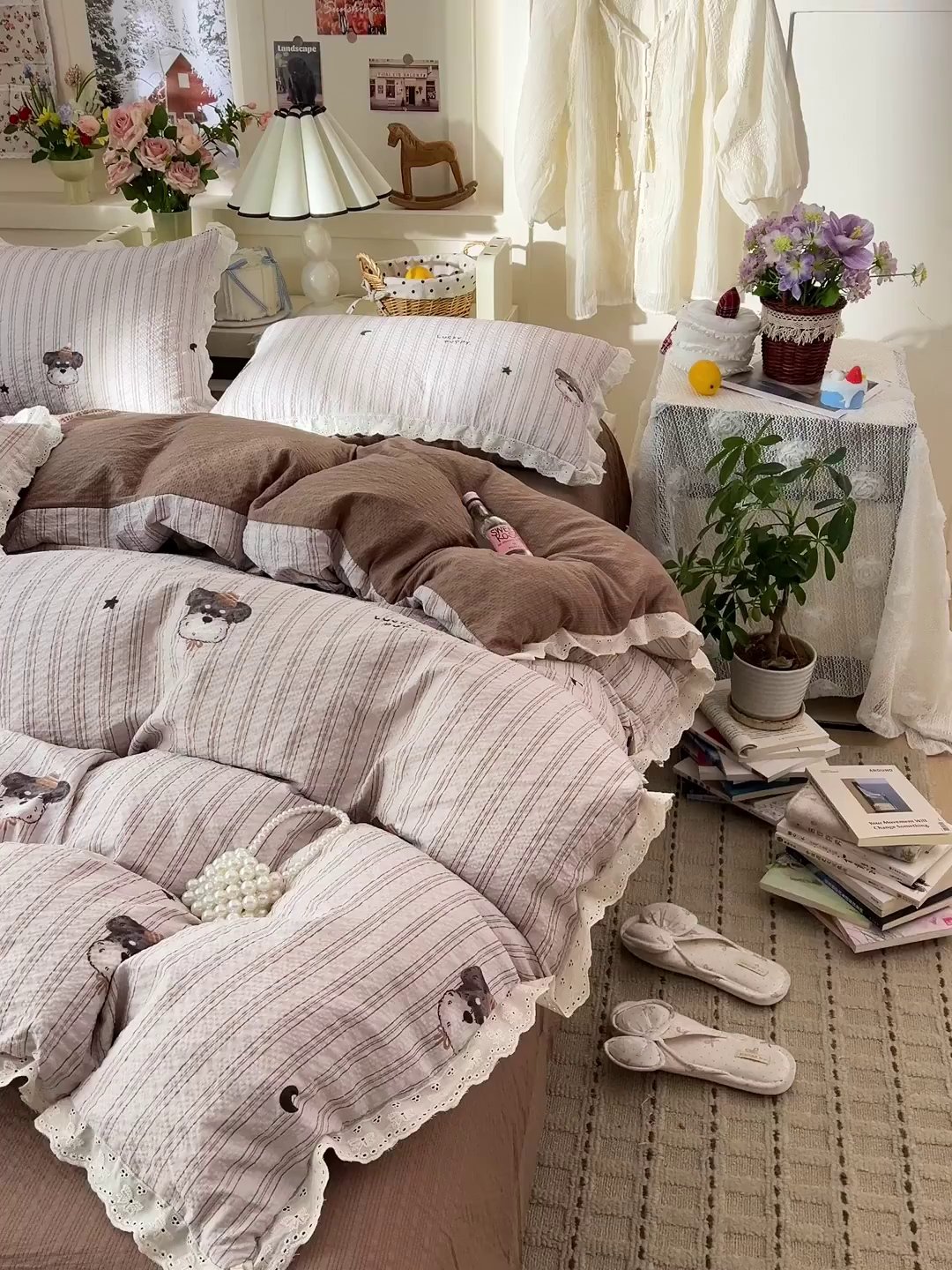 91家纺网 家纺一手货源 找家纺 一比一家纺 2026新款泡芙纱花边四件套 咖啡狗