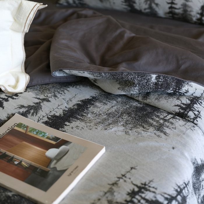 91家纺网 家纺一手货源 找家纺 佳汐蓝家纺 2026新款【慢性子】系列色织提花夏被&四件套 迷雾森林（灰）