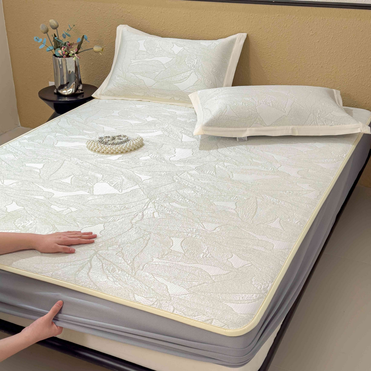 91家纺网 家纺一手货源 找家纺 孩子王家纺 2026春夏新款凉感过0.21夏天家用软席子可机洗空调席夏季高端华夫格凉席三件套 家大叶大-松果绿 床笠款