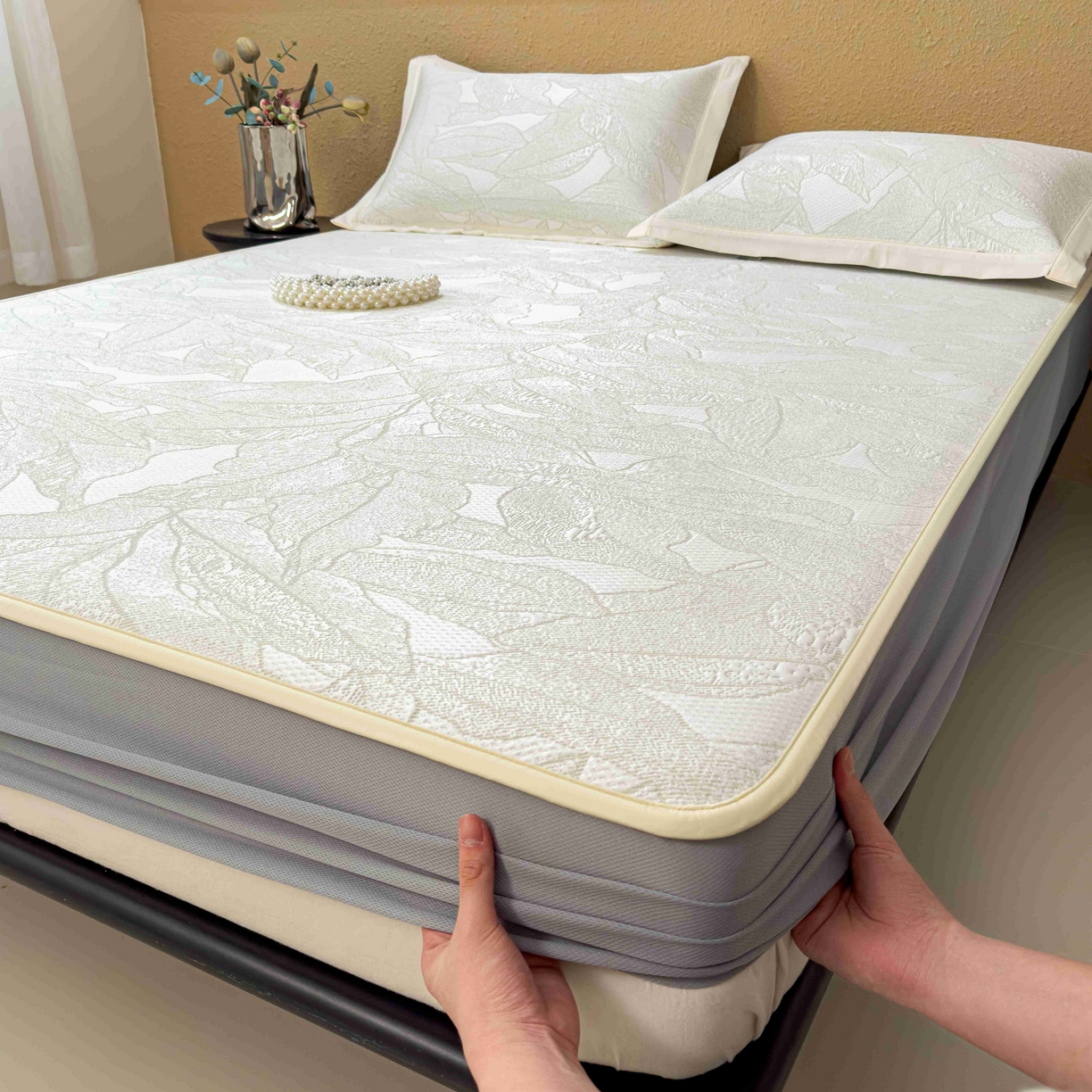 91家纺网 家纺一手货源 找家纺 孩子王家纺 2026春夏新款凉感过0.21夏天家用软席子可机洗空调席夏季高端华夫格凉席三件套 家大叶大-松果绿 床笠款