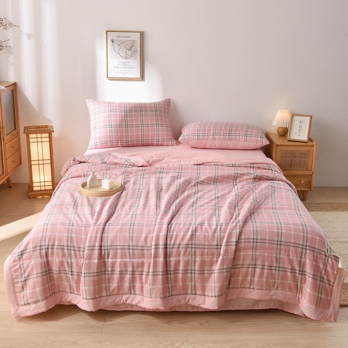 91家纺网 家纺一手货源 找家纺 欧朵家纺 2026春夏新款水洗棉新疆棉花被夏凉被空调被 乔南-粉