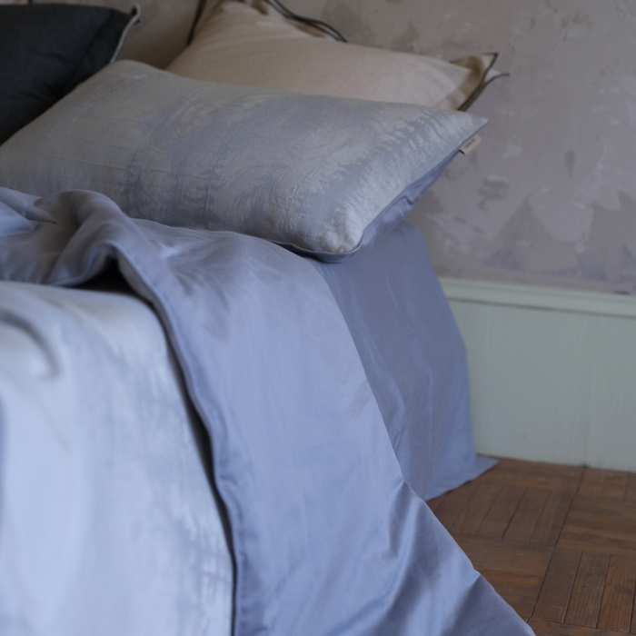 91家纺网 家纺一手货源 找家纺 佳汐蓝家纺 2026新款【慢性子】系列色织提花夏被&四件套 迷雾森林（蓝）