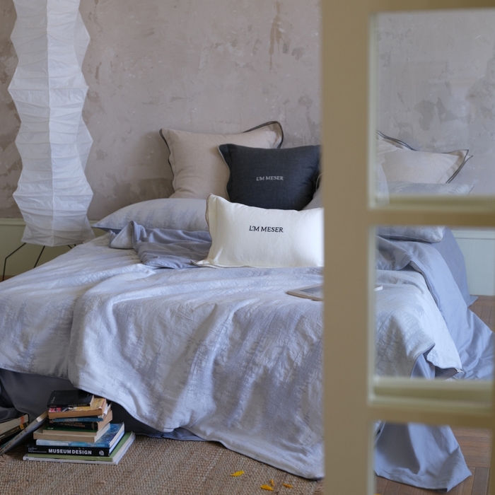 91家纺网 家纺一手货源 找家纺 佳汐蓝家纺 2026新款【慢性子】系列色织提花夏被&四件套 迷雾森林（蓝）