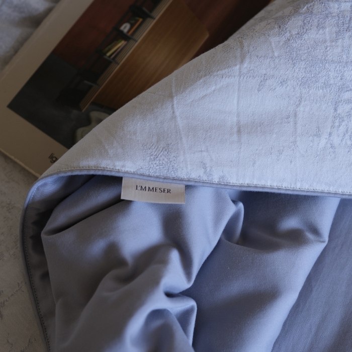 91家纺网 家纺一手货源 找家纺 佳汐蓝家纺 2026新款【慢性子】系列色织提花夏被&四件套 迷雾森林（蓝）