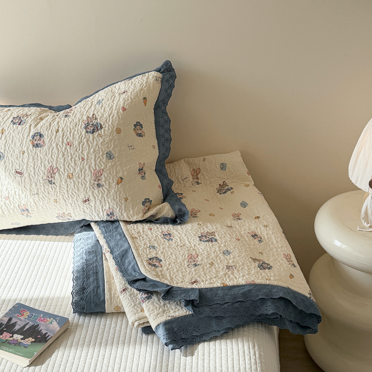 91家纺网 家纺一手货源 找家纺 乐野家居 2026新款印花全棉有氧双层纱床盖三件套 快乐动物城