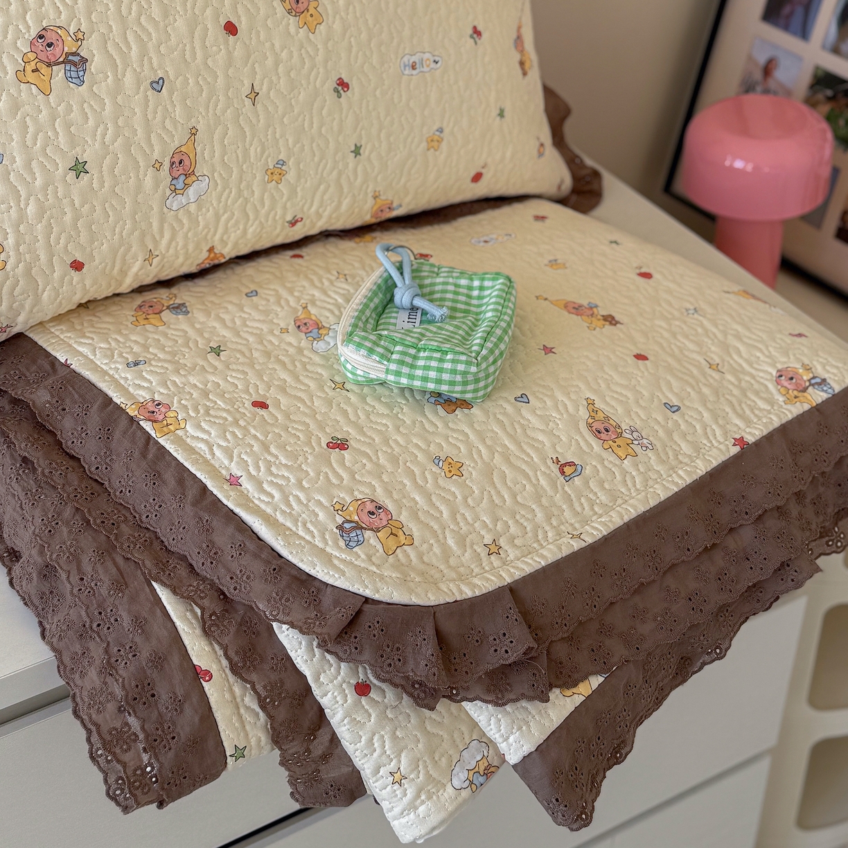 91家纺网 家纺一手货源 找家纺 乐野家居 2026新款印花全棉有氧双层纱床盖三件套 可爱星人