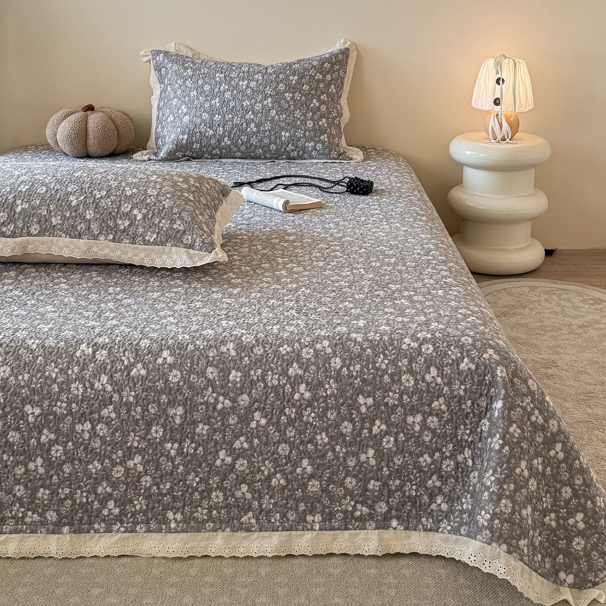 91家纺网 家纺一手货源 找家纺 乐野家居 2026新款印花全棉有氧双层纱床盖三件套 塞纳暮烟