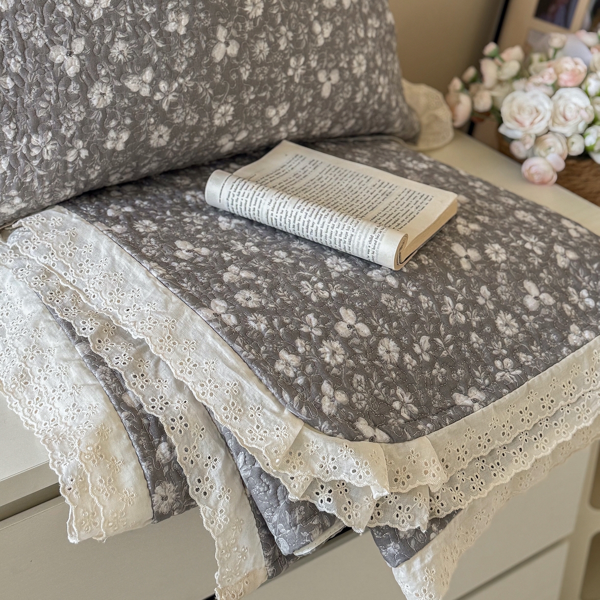 91家纺网 家纺一手货源 找家纺 乐野家居 2026新款印花全棉有氧双层纱床盖三件套 塞纳暮烟