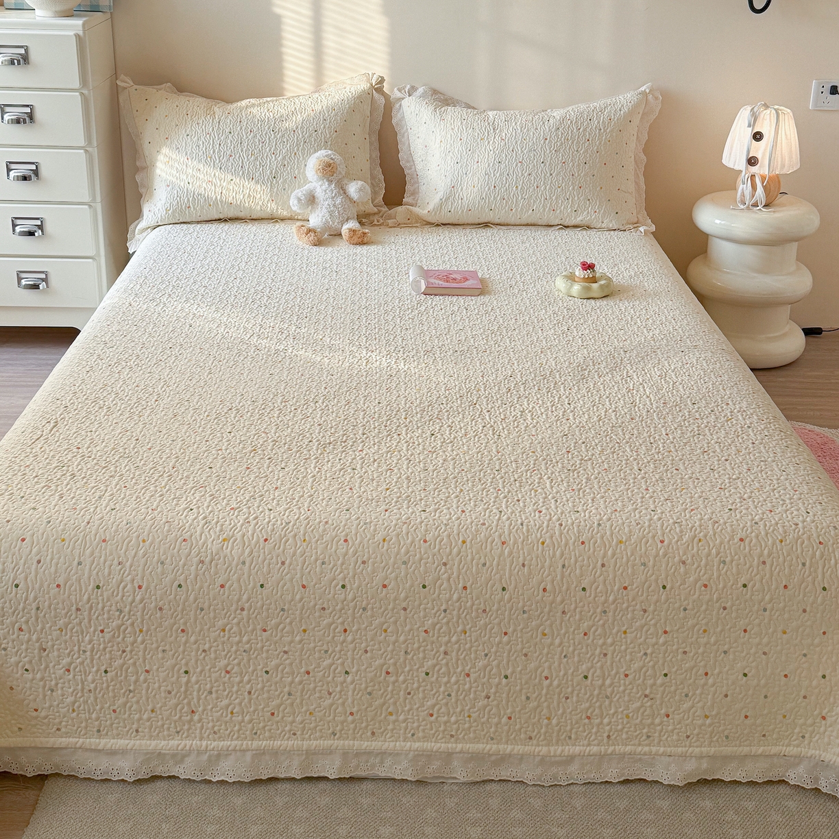 91家纺网 家纺一手货源 找家纺 乐野家居 2026新款印花全棉有氧双层纱床盖三件套 波点童话