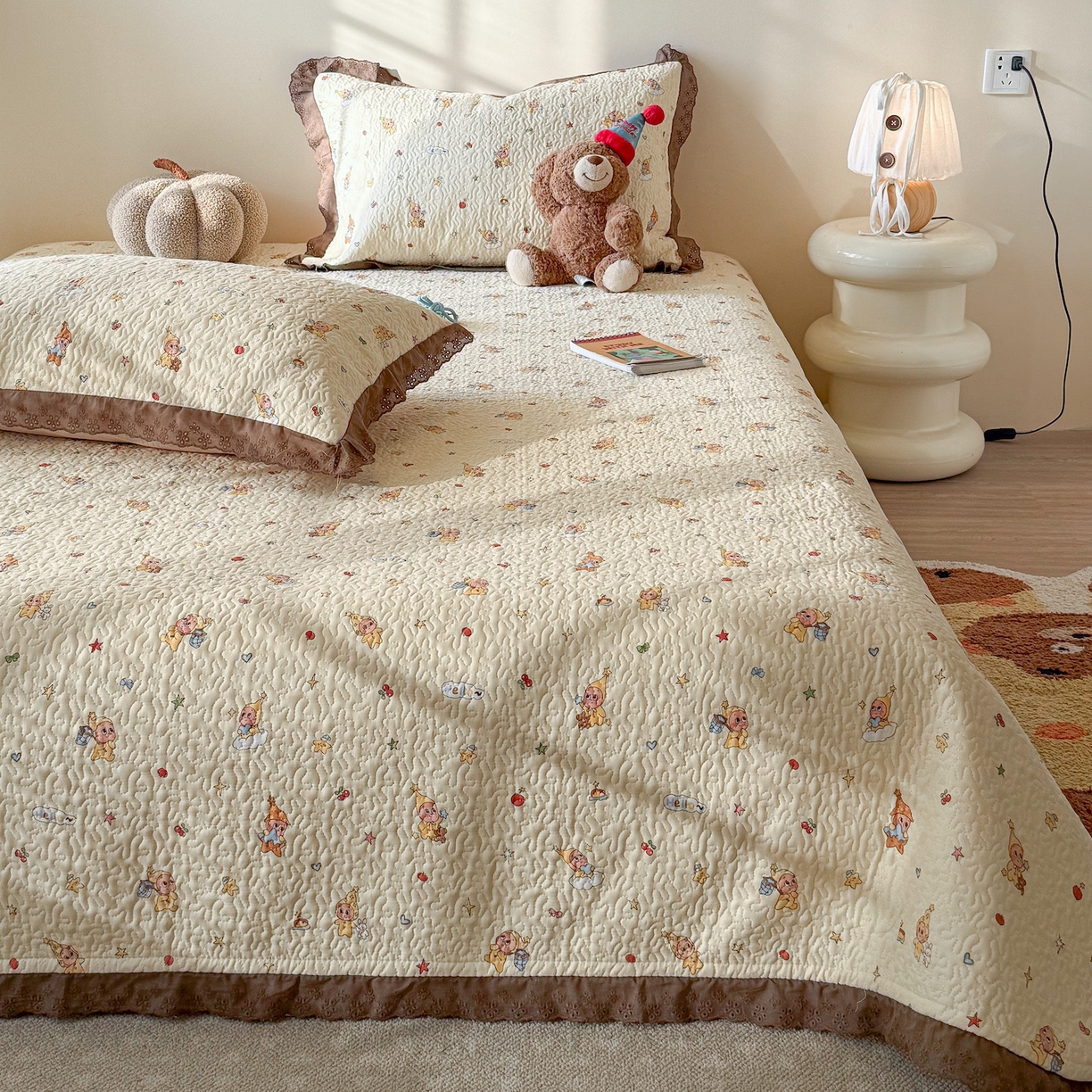 91家纺网 家纺一手货源 找家纺 乐野家居 2026新款印花全棉有氧双层纱床盖三件套 可爱星人