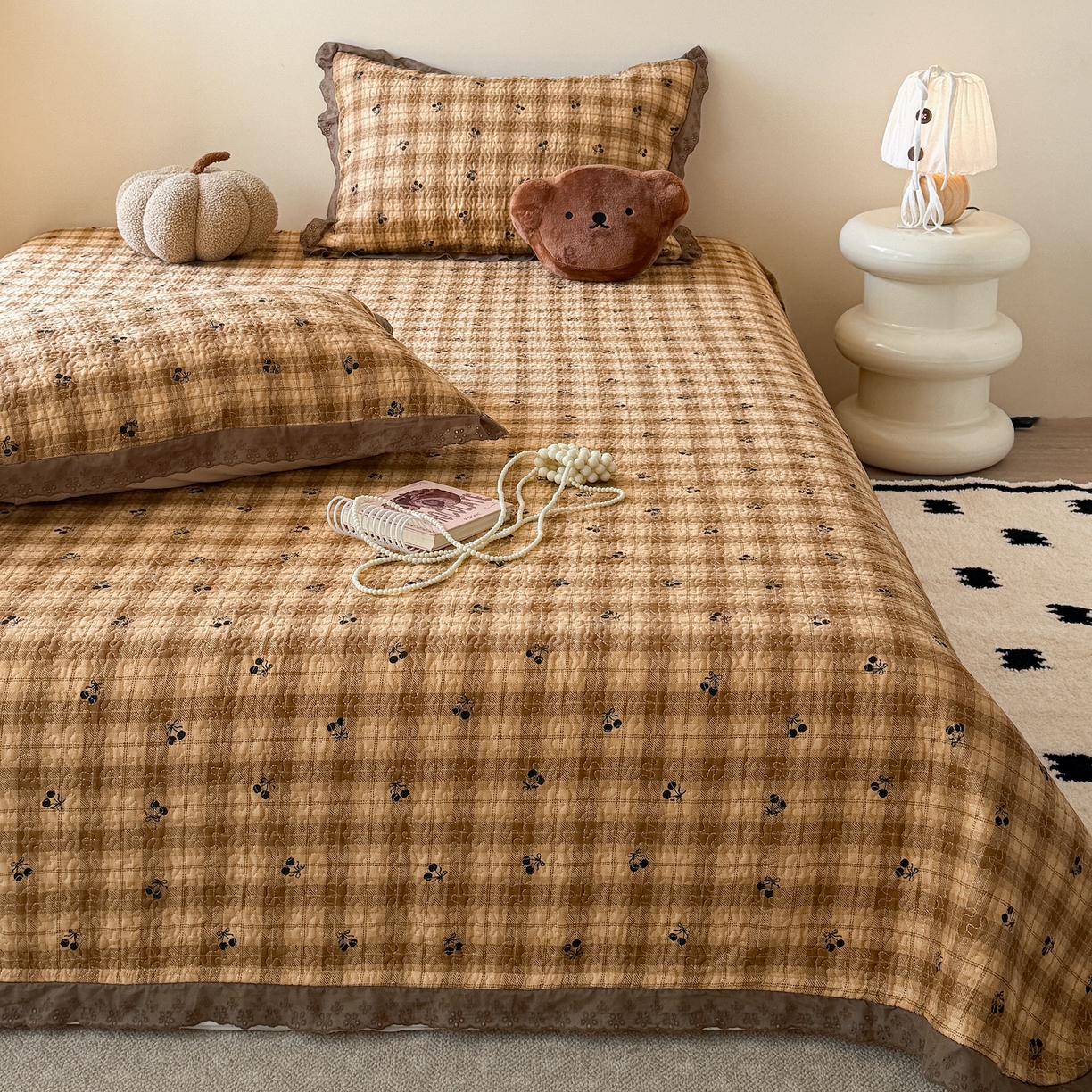 91家纺网 家纺一手货源 找家纺 乐野家居 2026新款印花全棉有氧双层纱床盖三件套 焦糖樱桃