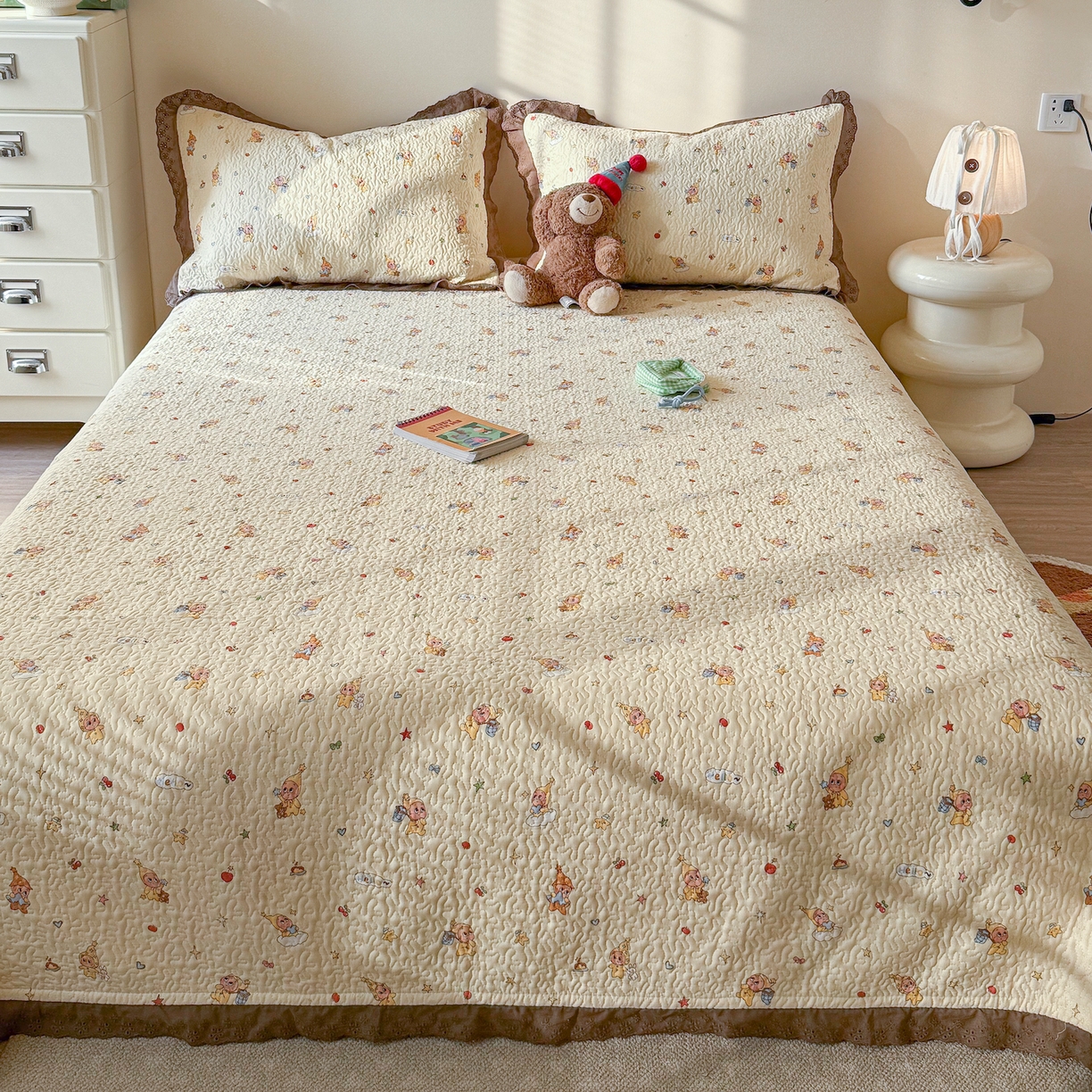 91家纺网 家纺一手货源 找家纺 乐野家居 2026新款印花全棉有氧双层纱床盖三件套 可爱星人