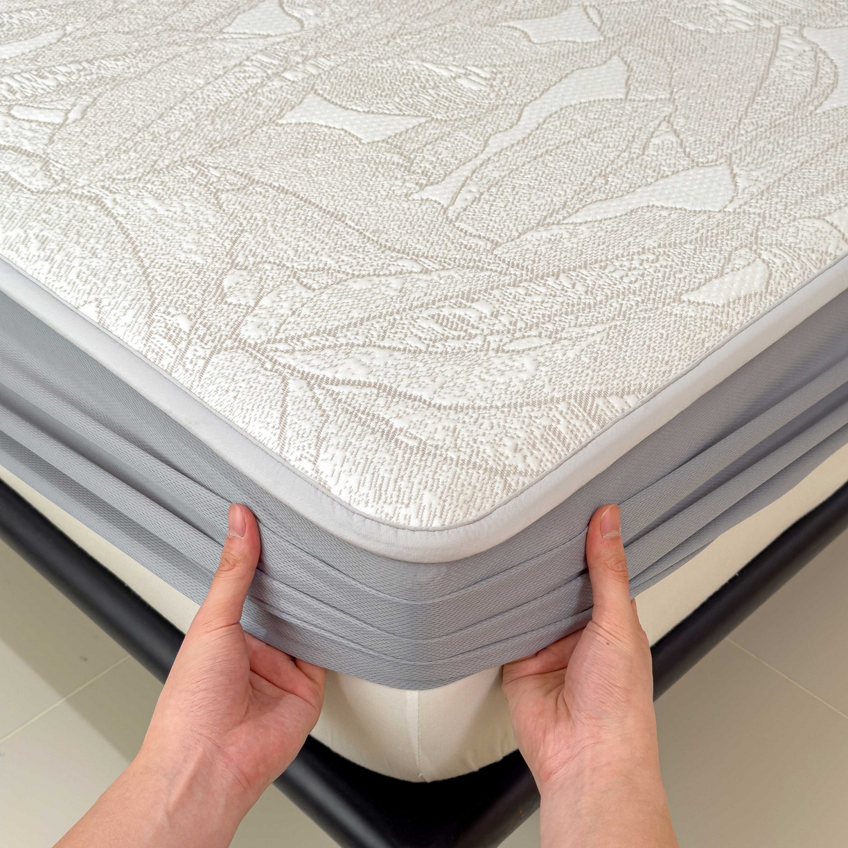 91家纺网 家纺一手货源 找家纺 孩子王家纺 2026春夏新款凉感过0.21夏天家用软席子可机洗空调席夏季高端华夫格凉席三件套 家大叶大-棕雾咖 床笠款