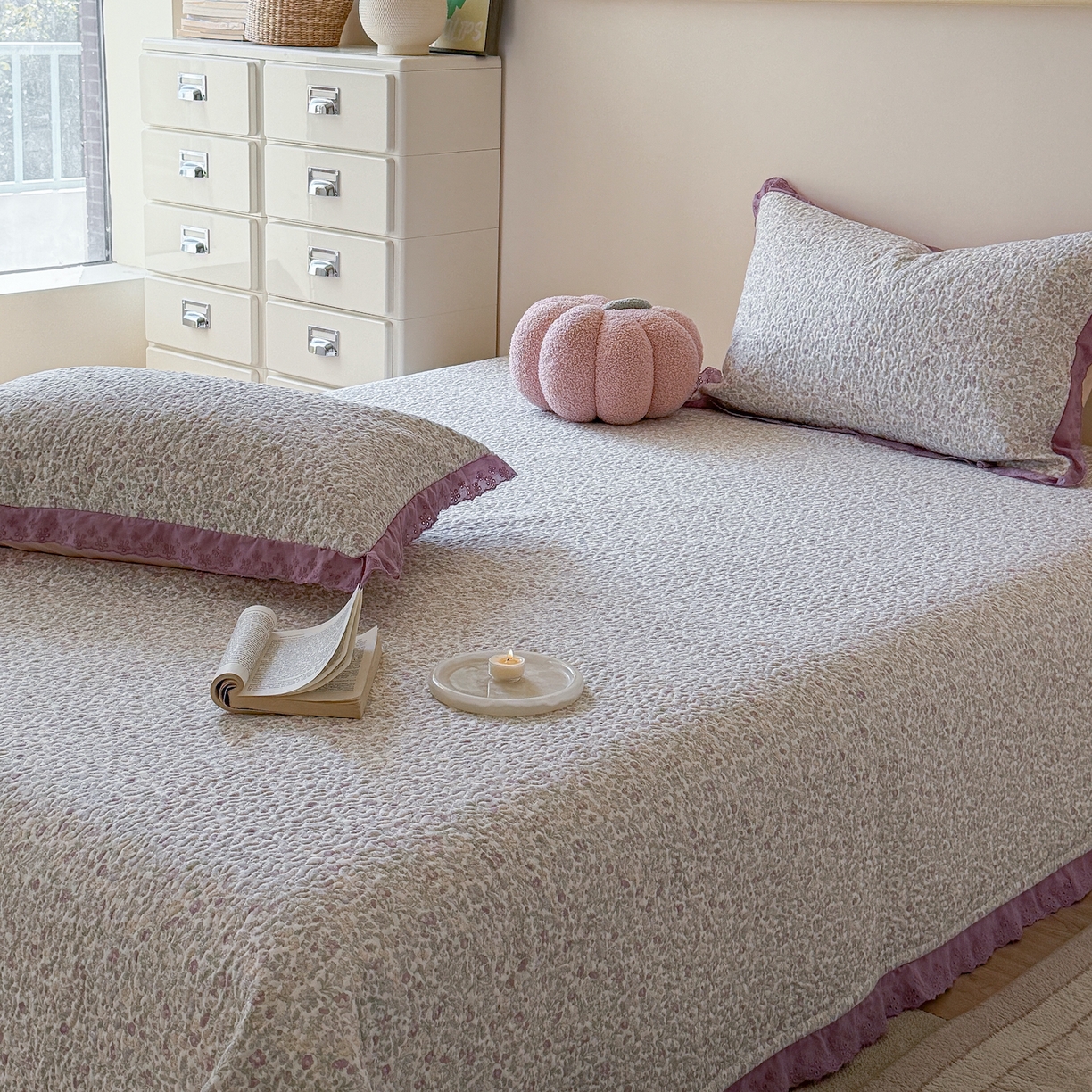 91家纺网 家纺一手货源 找家纺 乐野家居 2026新款印花全棉有氧双层纱床盖三件套 紫萝织梦