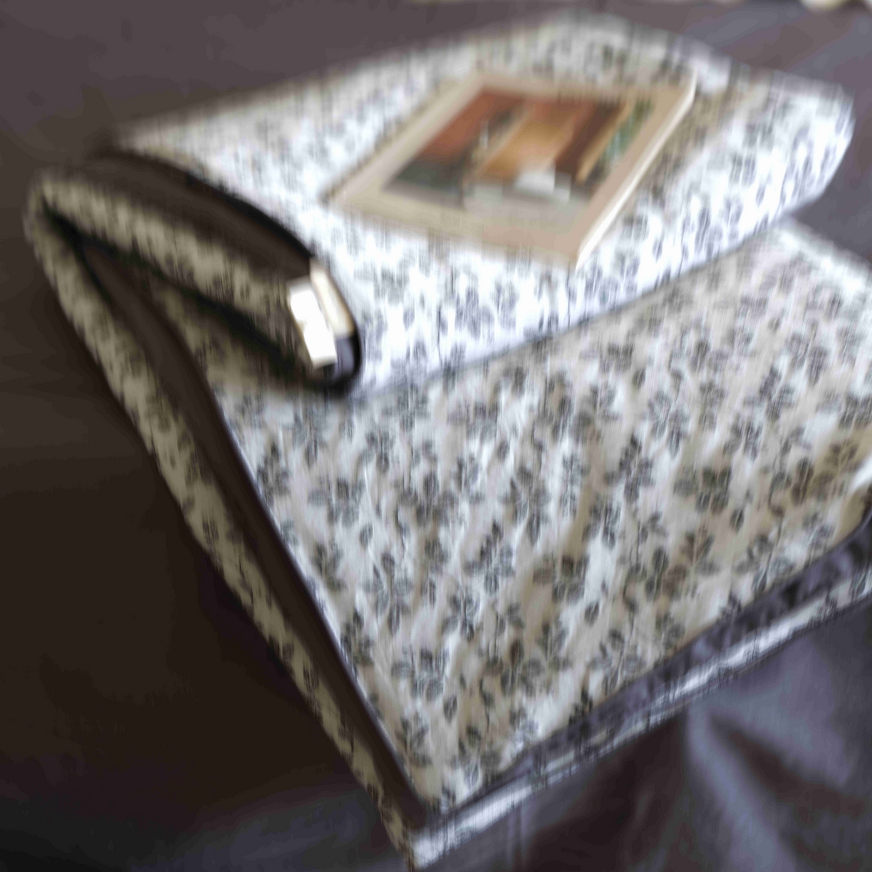 91家纺网 家纺一手货源 找家纺 佳汐蓝家纺 2026新款【慢性子】系列色织提花夏被&四件套 墨染（灰）