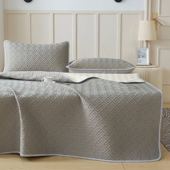 91家纺网 家纺一手货源 找家纺 玖玖爱家纺 2026新款天然乳水洗胶凉感丝凉席三件套 灰