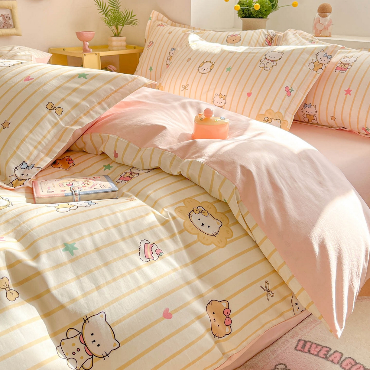 91家纺网 家纺一手货源 找家纺 涵宸家纺 2026新款全棉印花小清新四件套 愉快小猫-黄