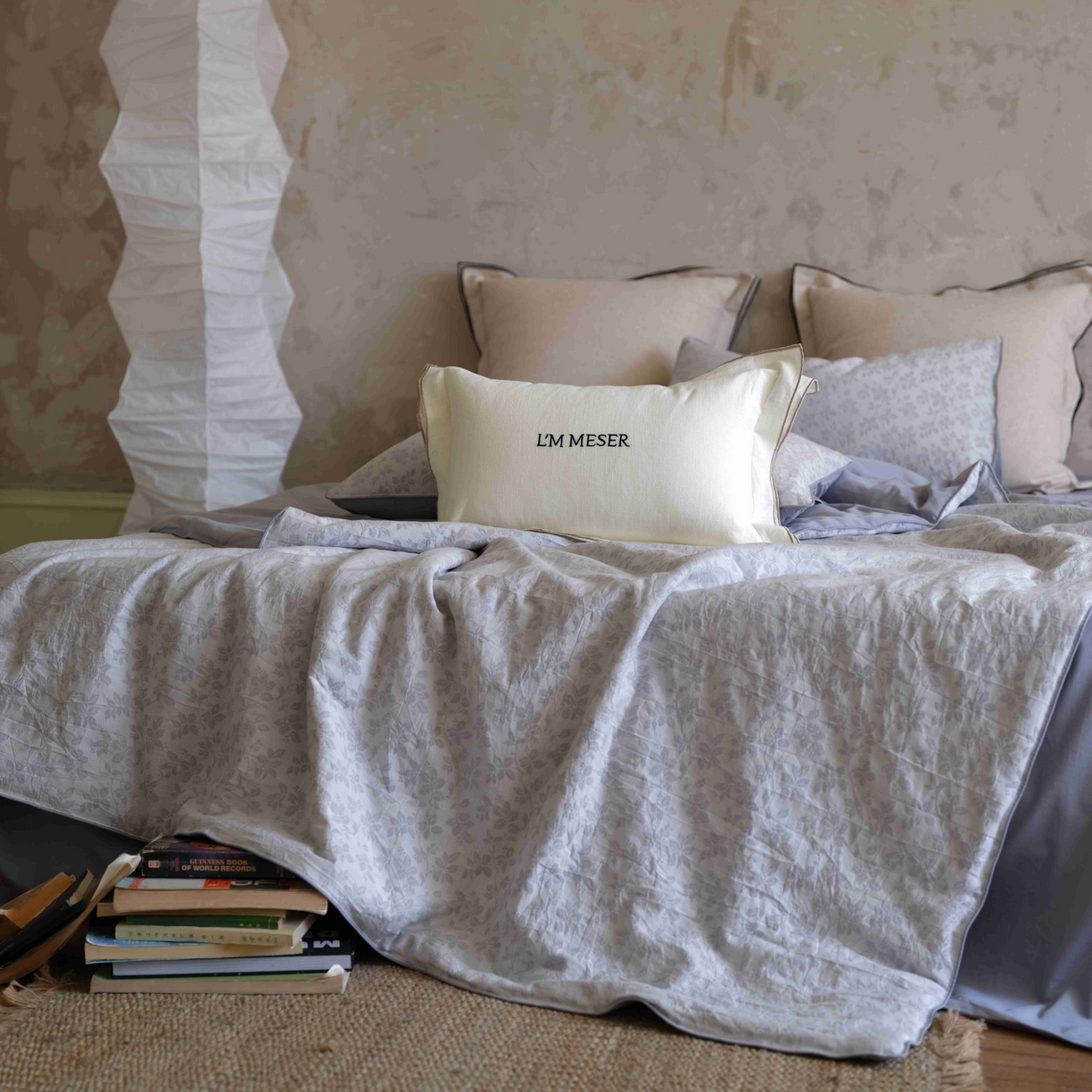 91家纺网 家纺一手货源 找家纺 佳汐蓝家纺 2026新款【慢性子】系列色织提花夏被&四件套 墨染（蓝）