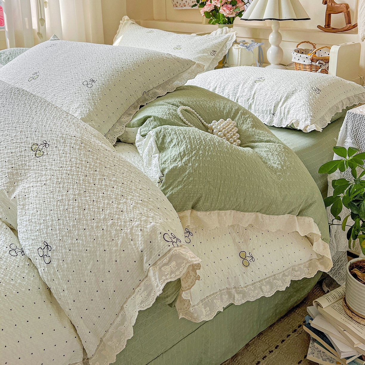一比一家纺 2026新款泡芙纱花边四件套 青梅酱