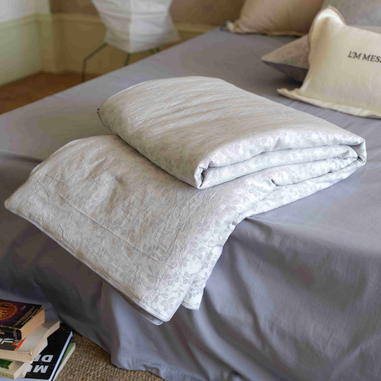 91家纺网 家纺一手货源 找家纺 佳汐蓝家纺 2026新款【慢性子】系列色织提花夏被&四件套 墨染（蓝）