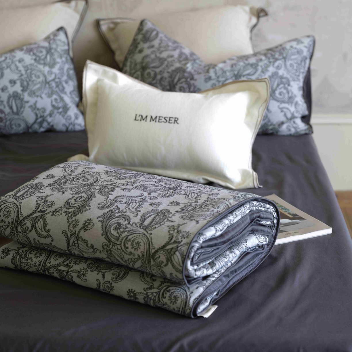 91家纺网 家纺一手货源 找家纺 佳汐蓝家纺 2026新款【慢性子】系列色织提花夏被&四件套 佩兹利