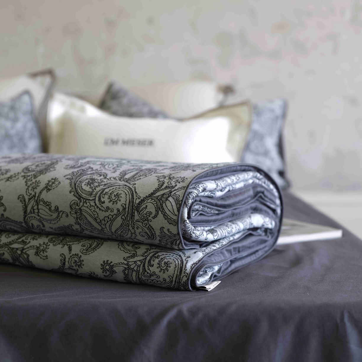 91家纺网 家纺一手货源 找家纺 佳汐蓝家纺 2026新款【慢性子】系列色织提花夏被&四件套 佩兹利