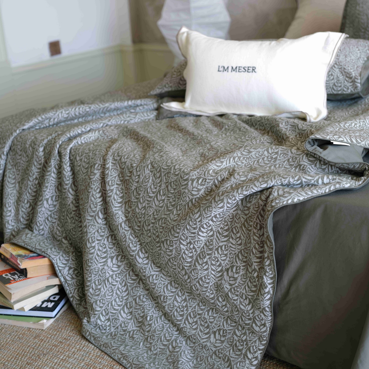 91家纺网 家纺一手货源 找家纺 佳汐蓝家纺 2026新款【慢性子】系列色织提花夏被&四件套 枝几