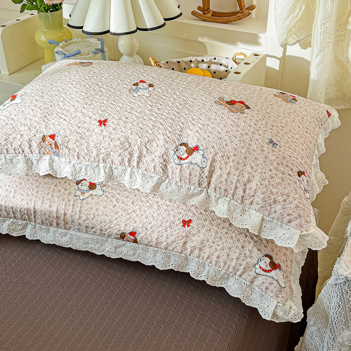 91家纺网 家纺一手货源 找家纺 一比一家纺 2026新款泡芙纱花边四件套 小欢喜