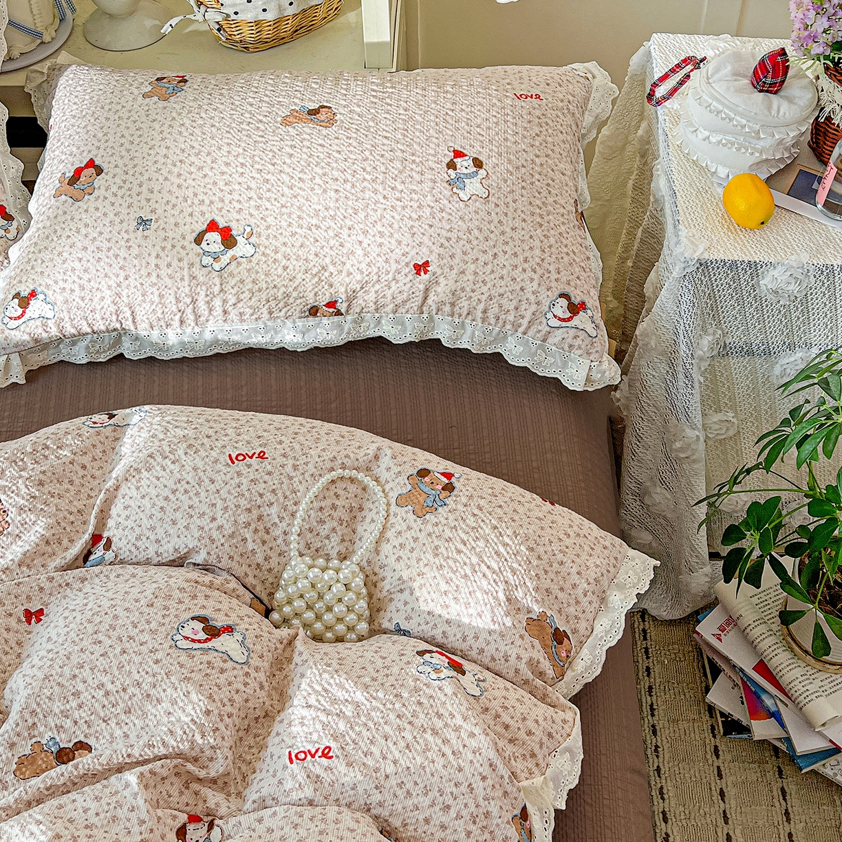 91家纺网 家纺一手货源 找家纺 一比一家纺 2026新款泡芙纱花边四件套 小欢喜